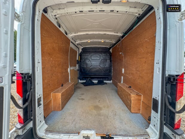 Ford Transit MWB L2H2 Medium Roof 290 EURO 6 NO VAT 9
