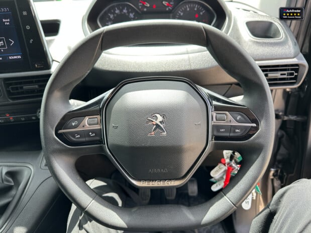 Peugeot Partner SWB L1H1 Bluehdi Asphalt Premium Air Con Cruise EURO 6 NO VAT 19