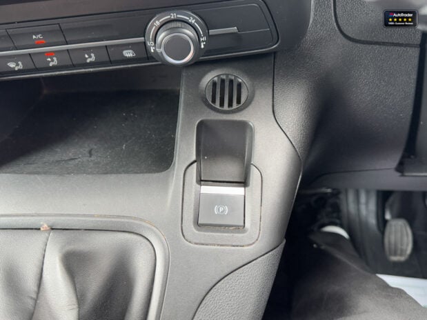 Peugeot Partner SWB L1H1 Bluehdi Asphalt Premium Air Con Cruise EU 40