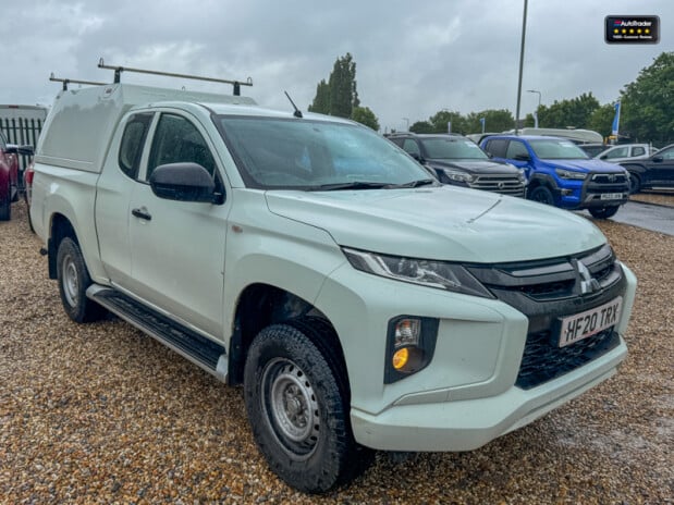 Mitsubishi L200 Crew Cab 4X4 2.2 DI-D CC 4WD 150ps EURO 6 4