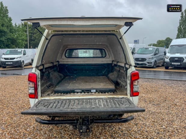 Mitsubishi L200 Crew Cab 4X4 2.2 DI-D CC 4WD 150ps EURO 6 9