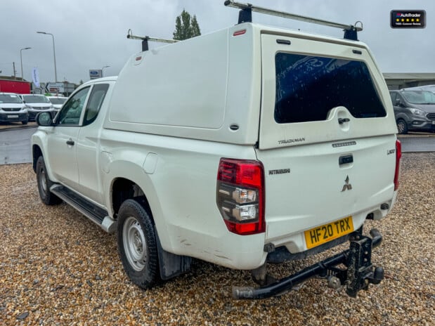 Mitsubishi L200 Crew Cab 4X4 2.2 DI-D CC 4WD 150ps EURO 6 10