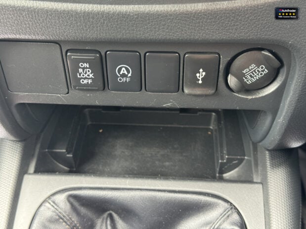 Mitsubishi L200 Crew Cab [SOLD MT] 4X4 2.2 DI-D CC 4WD 150ps EURO 6 30