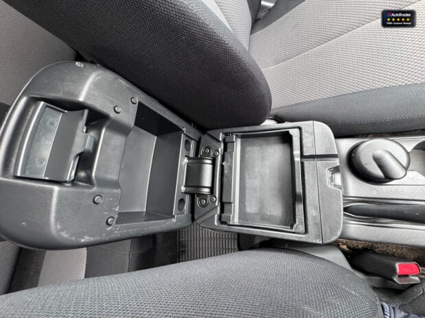 Mitsubishi L200 Crew Cab [SOLD MT] 4X4 2.2 DI-D CC 4WD 150ps EURO 6 33