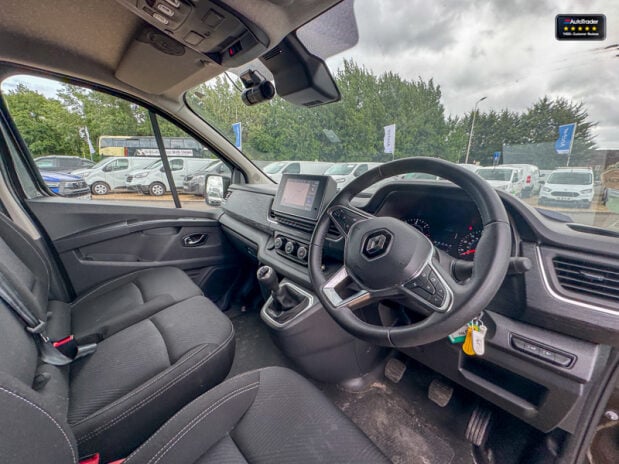 Renault Trafic LWB L2H1 Low Roof Ll30 Sport Dci Air Con Alloys Sensors EURO 6 NO VAT 15
