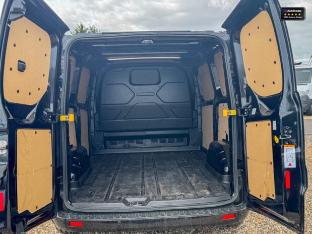Ford Transit Custom AUTO SWB L1H1 320 Limited Alloys Air Con Cam Sensors EURO 6 NO VAT 8