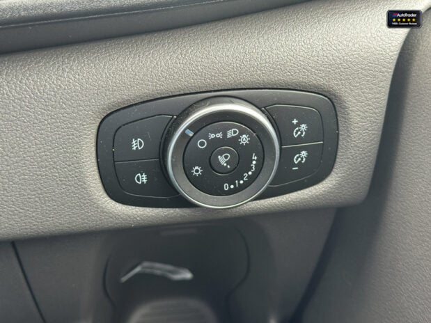 Ford Transit Custom AUTO SWB L1H1 320 Limited Alloys Air Con Cam Sensors EURO 6 NO VAT 22