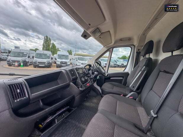 Peugeot Boxer LWB L3H2 Bluehdi 335 Professional Navigation EURO 6 12