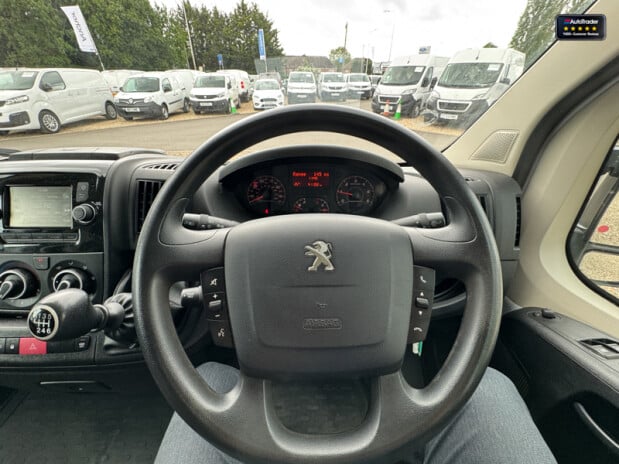 Peugeot Boxer LWB L3H2 Bluehdi 335 Professional Navigation EURO 6 16
