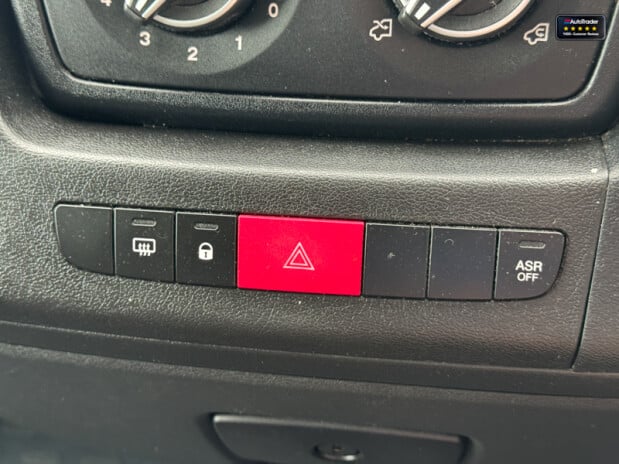 Peugeot Boxer LWB L3H2 Bluehdi 335 Professional Navigation EURO 6 31