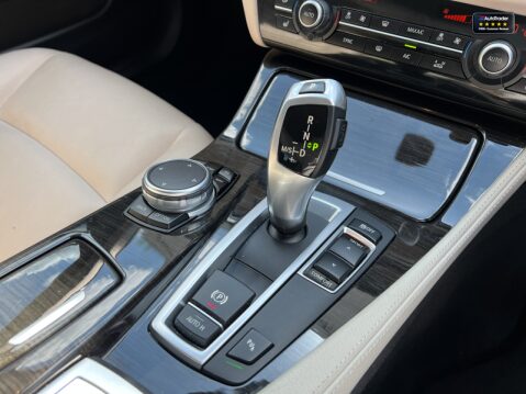 BMW 5 Series 535i 3.0 Luxury Saloon 4dr Petrol Auto Euro 6 (s/s) (306 ps) 30