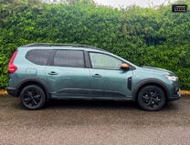 Dacia Jogger 1.0 TCe EXTREME MPV 5dr Petrol Manual Euro 6 (s/s) (110 ps) 30