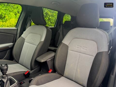Dacia Jogger 1.0 TCe EXTREME MPV 5dr Petrol Manual Euro 6 (s/s) (110 ps) 8