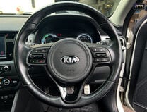 Kia Niro (Sold) 1.6h GDi 4 SUV 5dr Petrol Hybrid DCT Euro 6 16in Alloy Sunroof (139 18