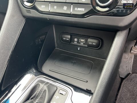 Kia Niro (Sold) 1.6h GDi 4 SUV 5dr Petrol Hybrid DCT Euro 6 16in Alloy Sunroof (139 26