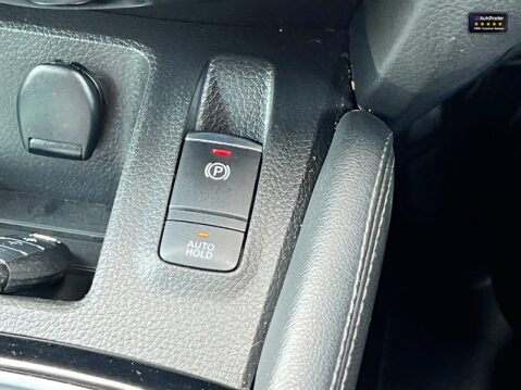 Nissan Qashqai 1.2 DIG-T N-Connecta SUV 5dr Petrol Manual Euro 6 (s/s) (115 ps) 34