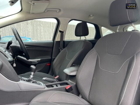 Ford Focus Sold 1.0T EcoBoost Zetec Edition Hatchback 5dr Petrol Manual Euro 6 (125 ps 15
