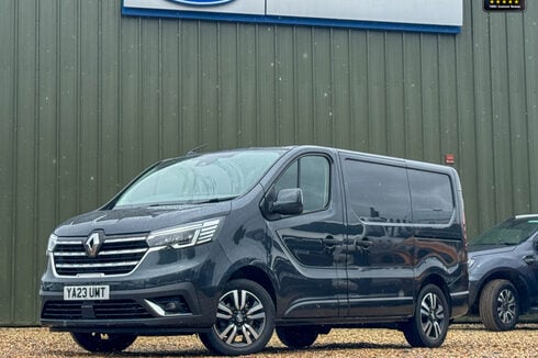 Renault Trafic SWB L1H1 Extra Sport Air Con Camera Nav Sensors EURO 6 NO VAT