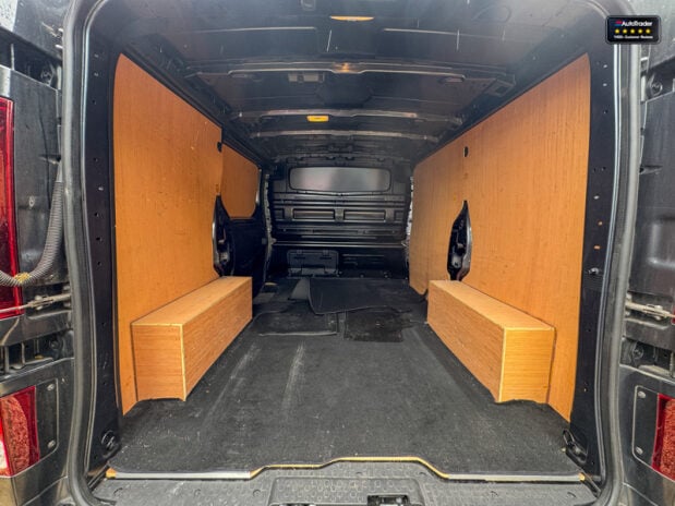 Renault Trafic SWB L1H1 Extra Sport Air Con Camera Nav Sensors EURO 6 NO VAT 9
