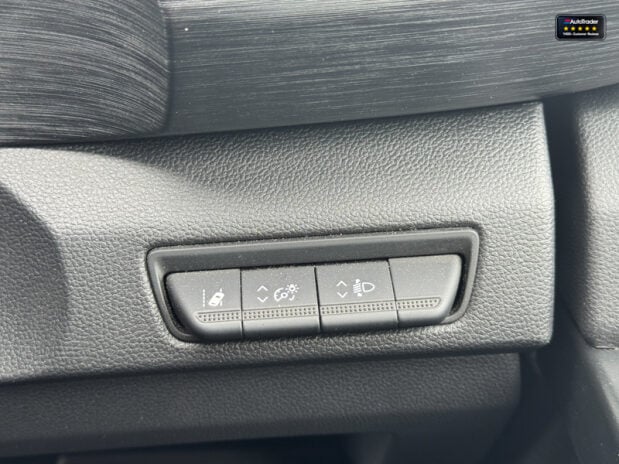 Renault Trafic SWB L1H1 Extra Sport Air Con Camera Nav Sensors EURO 6 NO VAT 26
