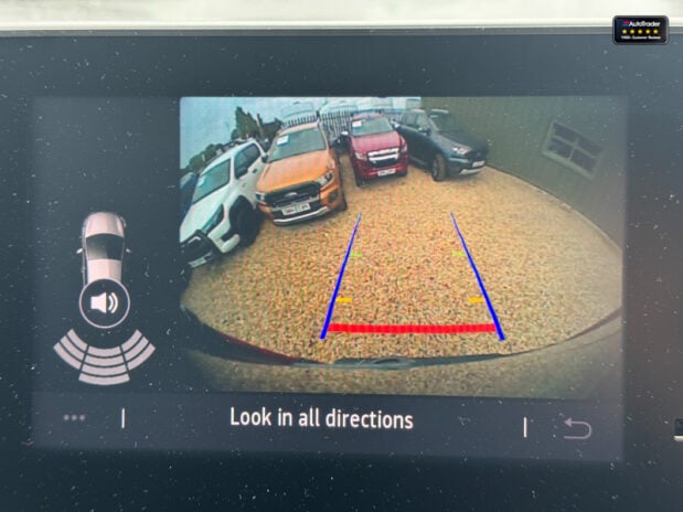 Renault Trafic SWB L1H1 Extra Sport Air Con Camera Nav Sensors EURO 6 NO VAT 38