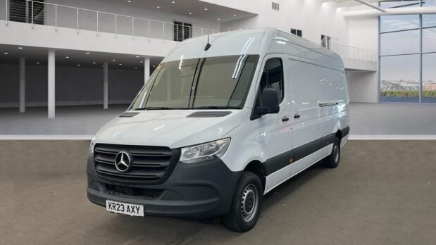 Mercedes-Benz Sprinter LWB L3H2 Medium Roof 315 Cdi Progressive EURO 6 1