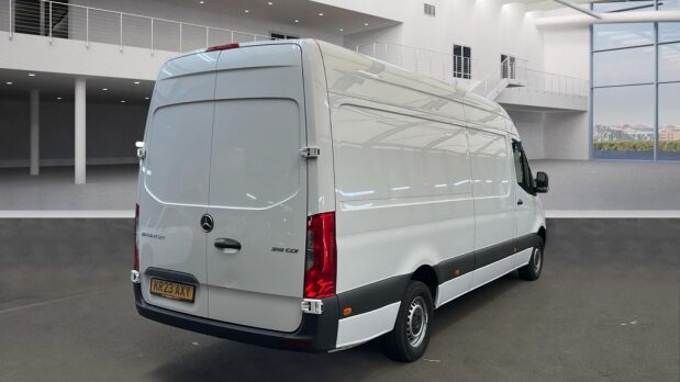 Mercedes-Benz Sprinter LWB L3H2 Medium Roof 315 Cdi Progressive EURO 6 3