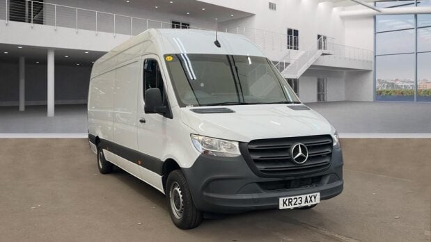 Mercedes-Benz Sprinter LWB L3H2 Medium Roof 315 Cdi Progressive EURO 6 2