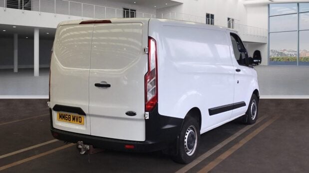 Ford Transit Custom SWB L1H1 Low Roof 300 Base Tow Bar EURO 6 3
