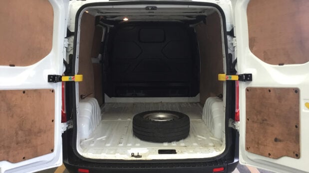 Ford Transit Custom SWB L1H1 Low Roof 300 Base Tow Bar EURO 6 4