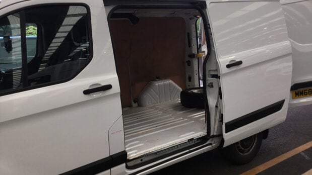 Ford Transit Custom SWB L1H1 Low Roof 300 Base Tow Bar EURO 6 6
