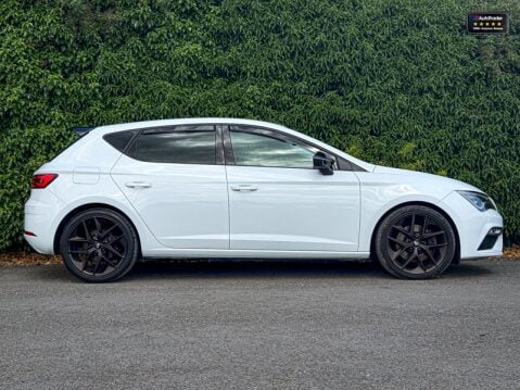 SEAT Leon (Sold) 2.0 TDI FR Technology Hatchback 5dr Diesel Manual 4
