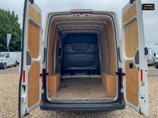 Volkswagen Crafter MWB L2 High Roof Cr35 Tdi Commerce Air Con EURO 6 8
