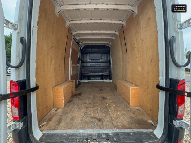 Volkswagen Crafter MWB L2 High Roof Cr35 Tdi Commerce Air Con EURO 6 9