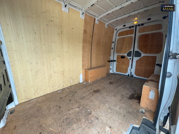 Volkswagen Crafter MWB L2 High Roof Cr35 Tdi Commerce Air Con EURO 6 11