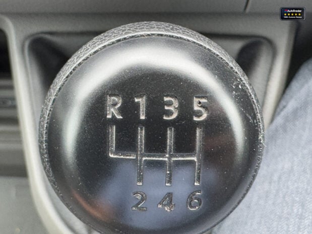 Volkswagen Crafter MWB L2 High Roof Cr35 Tdi Commerce Air Con EURO 6 35