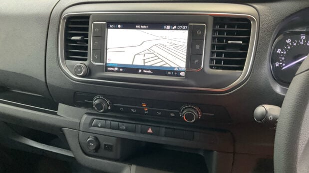 Peugeot Expert MWB L2H1 Bluehdi Professional Premium Plus Air Con Nav Sensors EURO 6 9