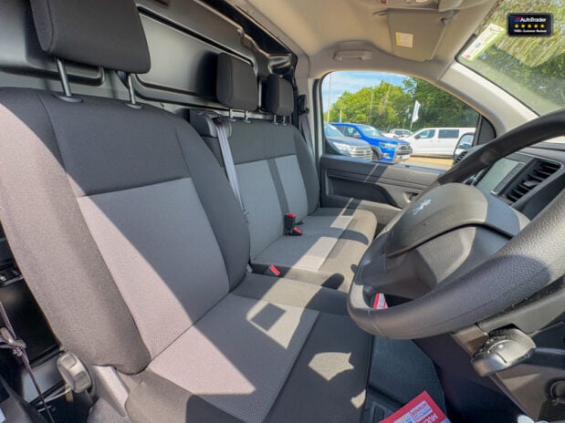 Peugeot Expert MWB L2H1 Bluehdi Professional Premium Plus Air Con Nav Sensors SELECT 15