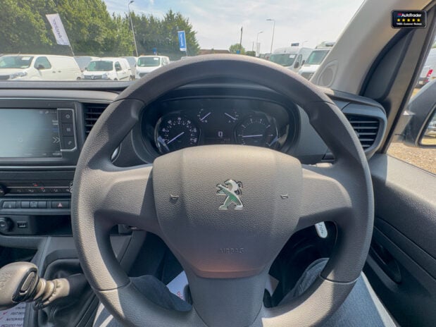 Peugeot Expert MWB L2H1 Bluehdi Professional Premium Plus Air Con Nav Sensors SELECT 17