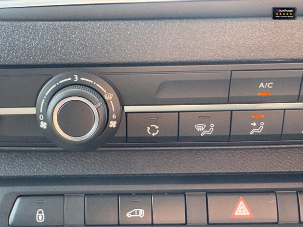 Peugeot Expert MWB L2H1 Bluehdi Professional Premium Plus Air Con Nav Sensors SELECT 33