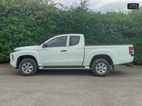 Mitsubishi L200 Crew Cab 4X4 Di-D 4Life Air Con Alloys Tow Bar EURO 6 NO VAT 5