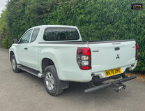 Mitsubishi L200 Crew Cab 4X4 Di-D 4Life Air Con Alloys Tow Bar EURO 6 NO VAT 6
