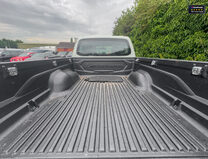Mitsubishi L200 Crew Cab 4X4 Di-D 4Life Air Con Alloys Tow Bar EURO 6 NO VAT 9