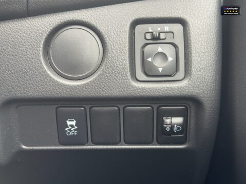 Mitsubishi L200 Crew Cab 4X4 Di-D 4Life Air Con Alloys Tow Bar EURO 6 NO VAT 22