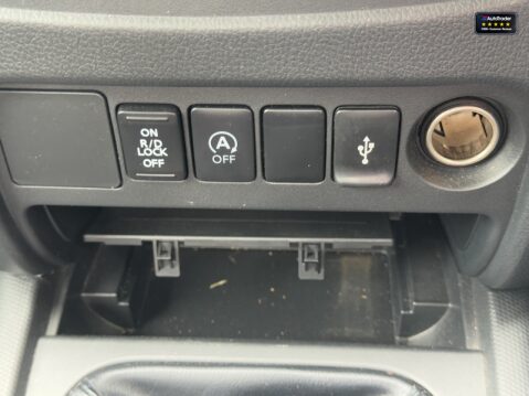 Mitsubishi L200 Crew Cab 4X4 Di-D 4Life Air Con Alloys Tow Bar EURO 6 NO VAT 27