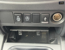 Mitsubishi L200 Crew Cab 4X4 Di-D 4Life Air Con Alloys Tow Bar EURO 6 NO VAT 27