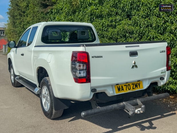 Mitsubishi L200 Crew Cab [SOLD MM] 4X4 Di-D 4Life Air Con Alloys Tow Bar EURO 6 NO VAT 6