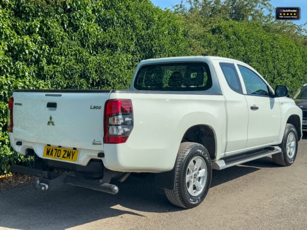 Mitsubishi L200 Crew Cab [SOLD MM] 4X4 Di-D 4Life Air Con Alloys Tow Bar EURO 6 NO VAT 3