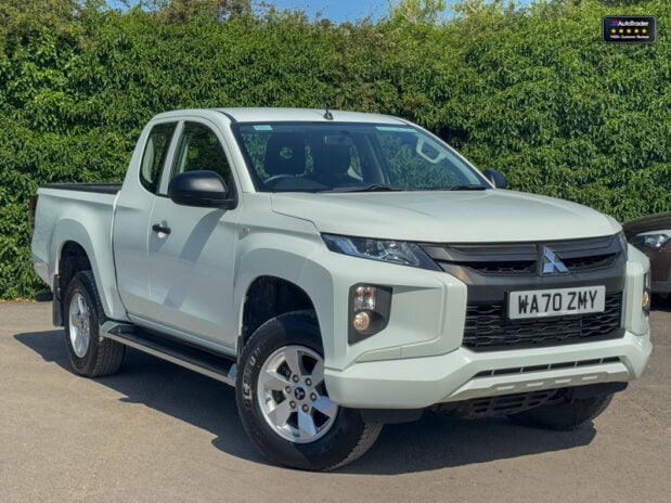 Mitsubishi L200 Crew Cab [SOLD MM] 4X4 Di-D 4Life Air Con Alloys Tow Bar EURO 6 NO VAT 2