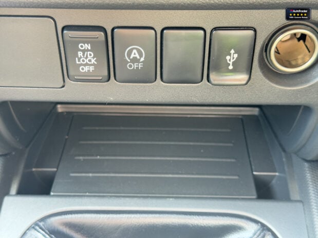 Mitsubishi L200 Crew Cab [SOLD MM] 4X4 Di-D 4Life Air Con Alloys Tow Bar EURO 6 NO VAT 28